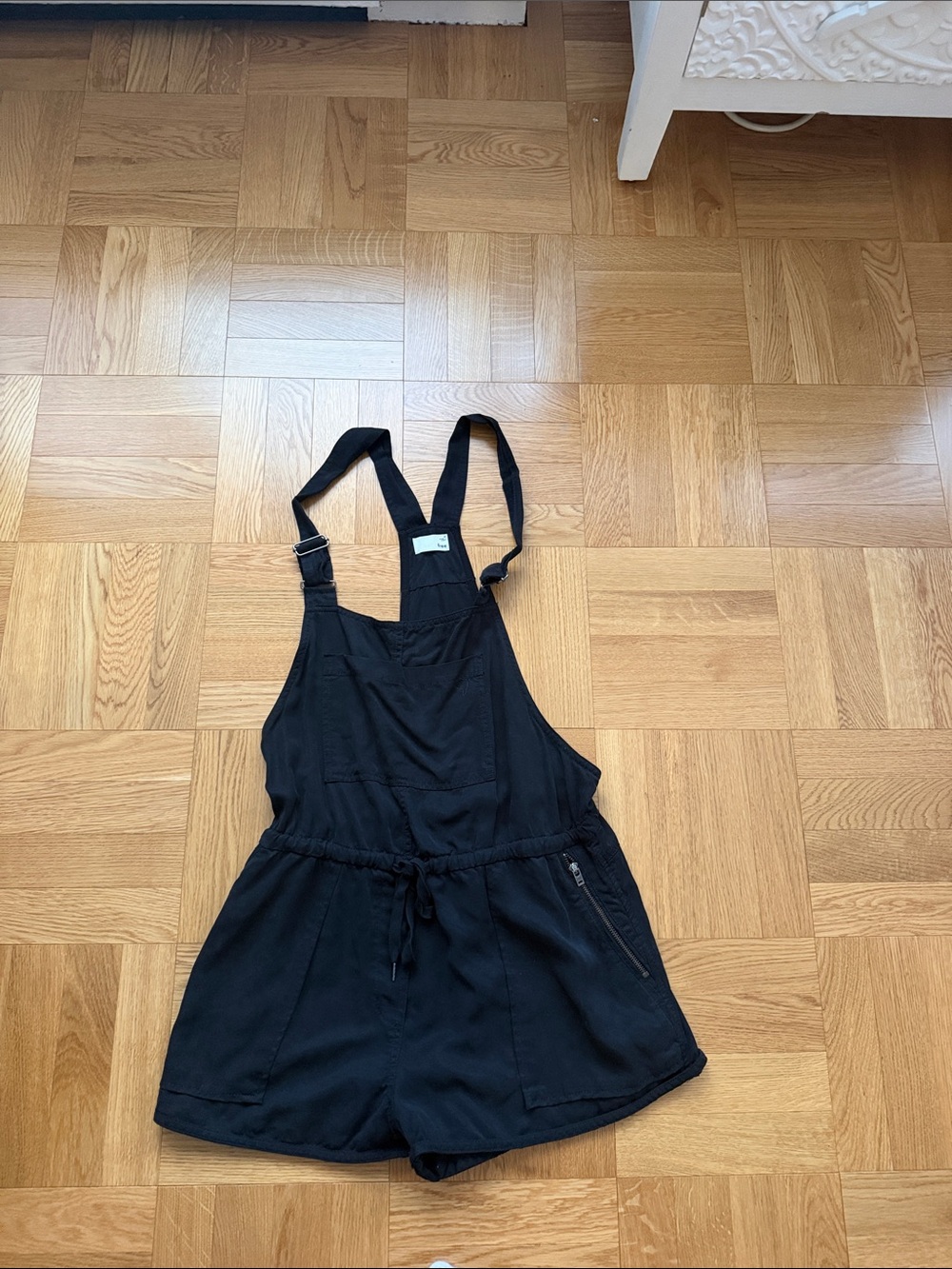 Wilfred Black Adjustable-Strap Kids Romper